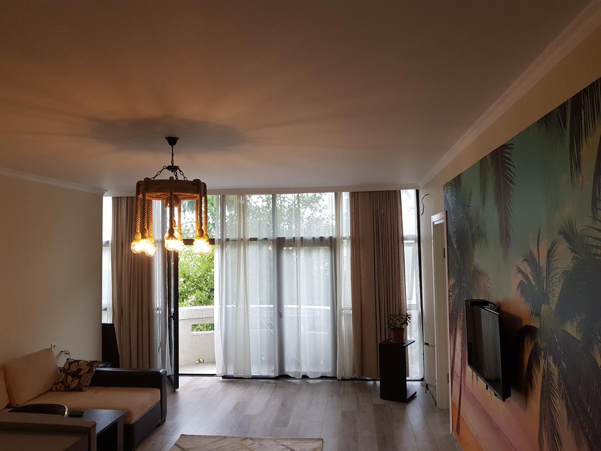 Cira 01 Apartment Batumi